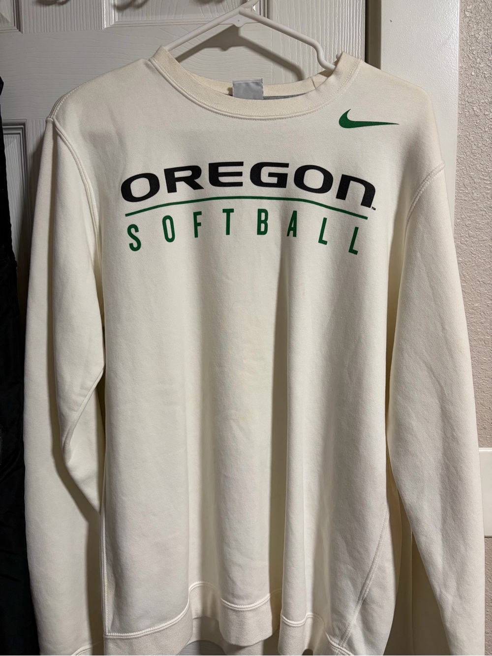 Nike Cream Oregon Softball Crewneck Sweatshirt with Green Logo